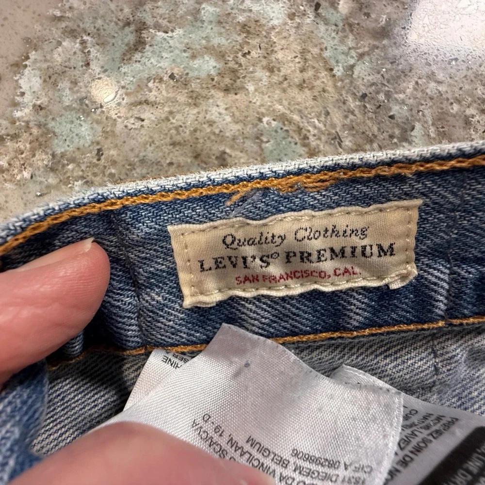 Levis Premium 501 Original Cut Off Shorts Medium Wash Blue Denim High Rise‎ 27